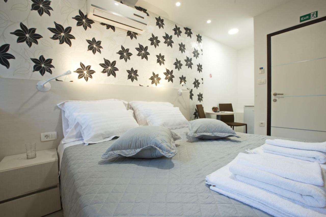 Bvb Rooms Split Bagian luar foto